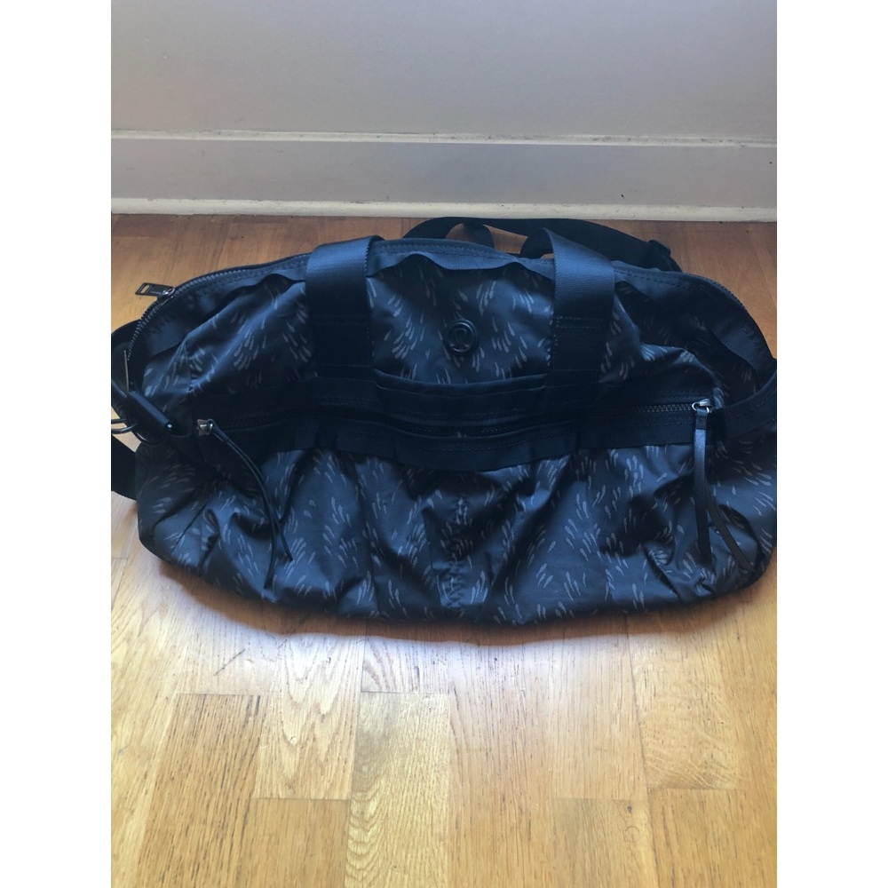 Lululemon yoga duffle bag